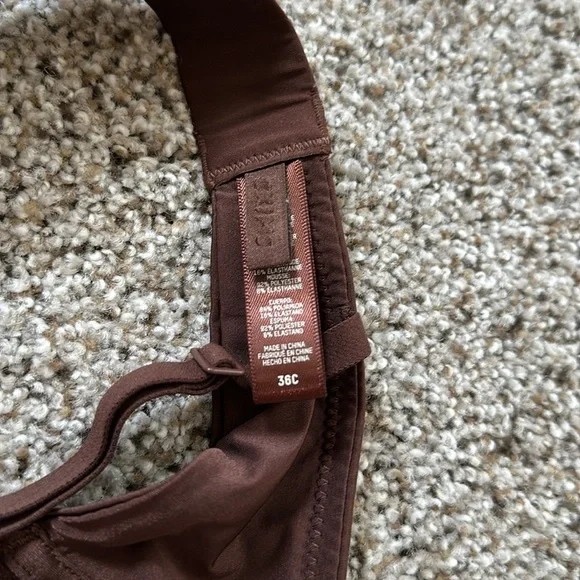 SKIMS Fits Everybody T shirt Bra, Size 36C, Cocoa, EEUC - Picture 8 of 8
